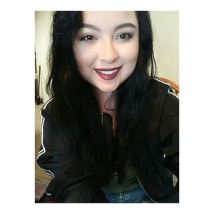 Meet your Posher, April